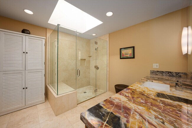 Building Photo - 52 Princeton Dr