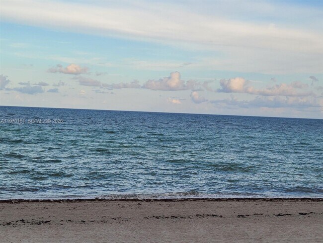 Building Photo - 2501 S Ocean Dr