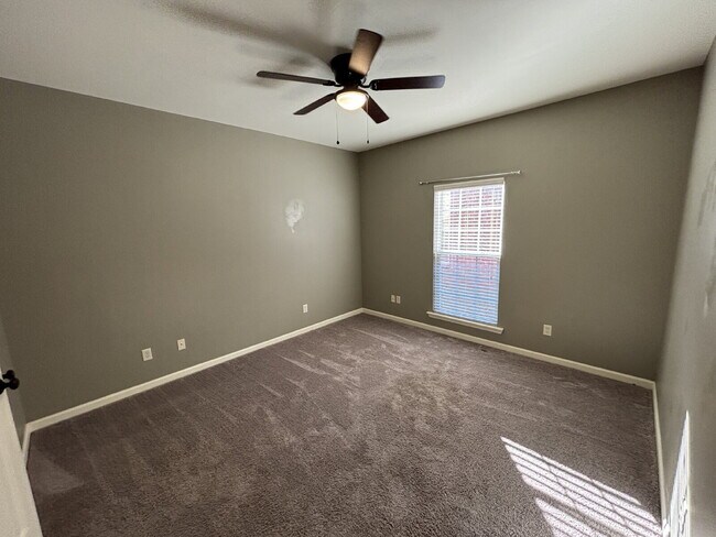 Building Photo - 241 Veritas Dr