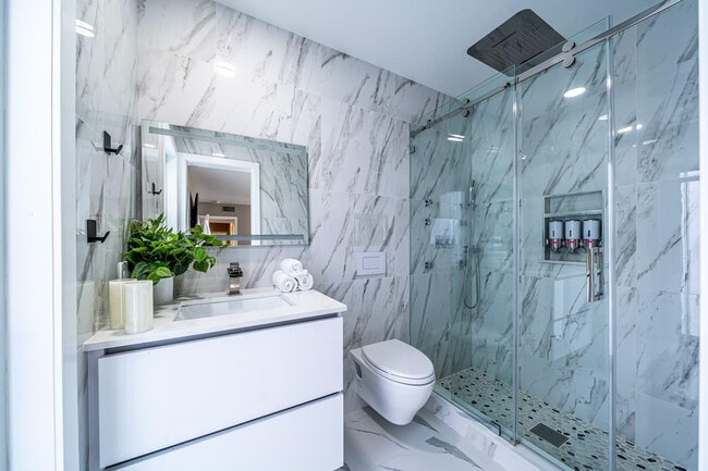 Building Photo - 2101 N 52nd Ave