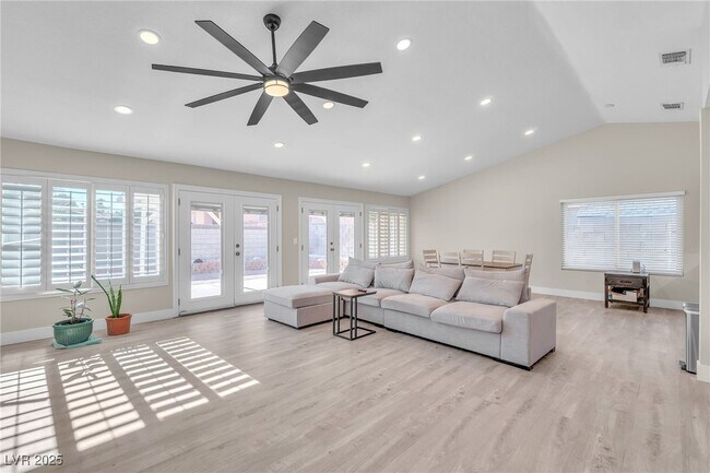 Building Photo - 2312 Fairbourne Way