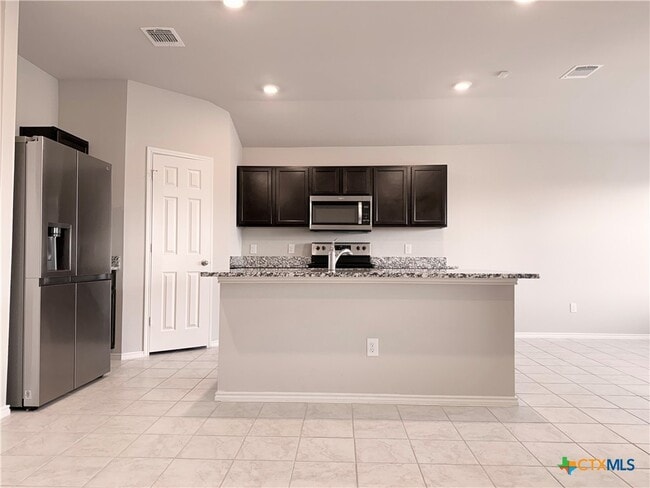 Building Photo - 5700 Great Divide Rd