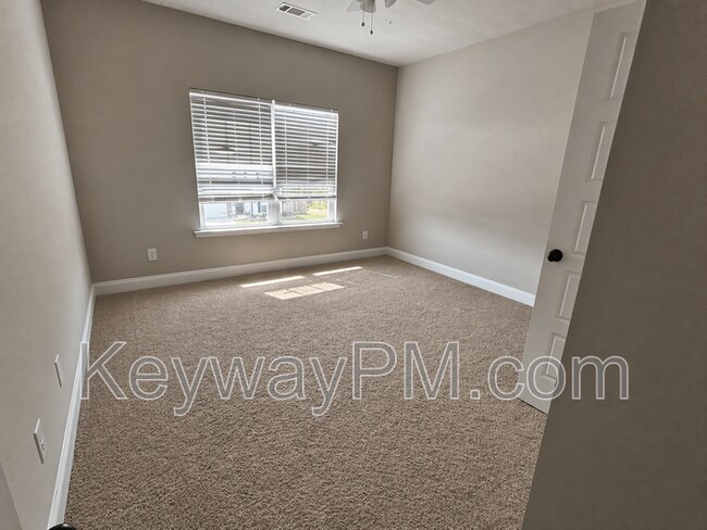 Building Photo - 620 Turtle Crk Ln
