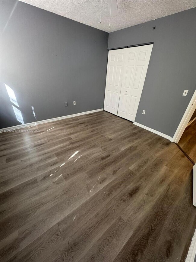 Building Photo - 2451 Centergate Dr