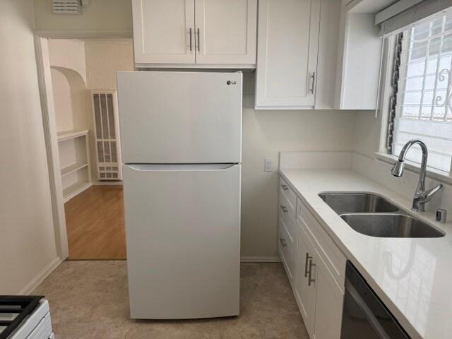 Building Photo - 942 Havenhurst Dr