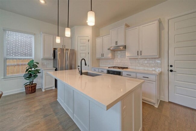 Building Photo - 245 Darley Oak Dr