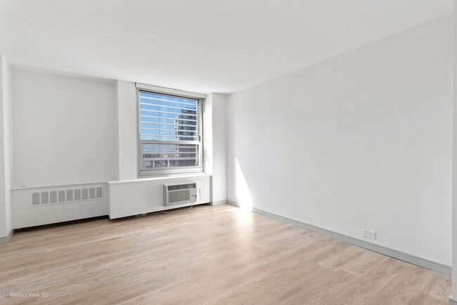 Building Photo - 1255 N Sandburg Terrace