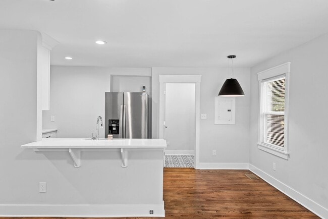 Building Photo - 2 Bedroom Ranch Style Home close to Downtown Raleigh