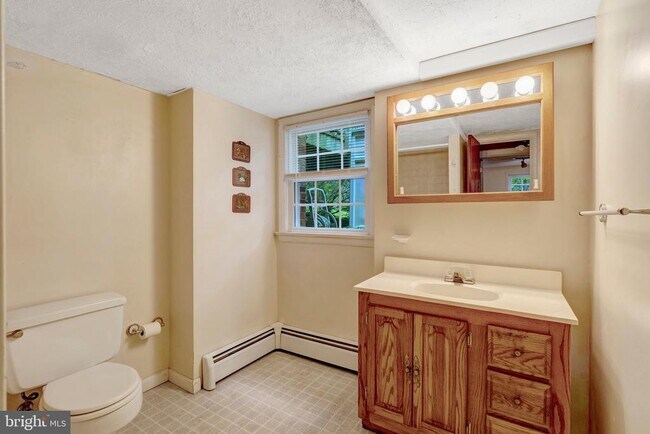Building Photo - 5315 Summit Dr