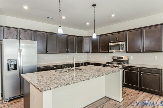 Building Photo - 18353 Palisades Ct