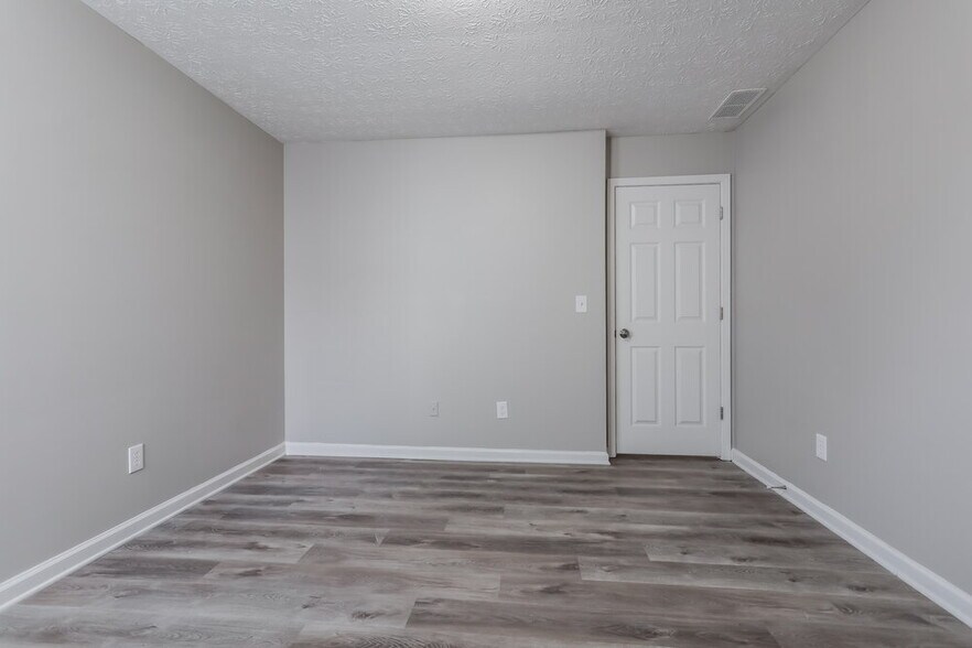 Building Photo - 527 Ives Cir NW