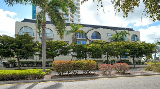 Building Photo - 301 S Gulfstream Ave