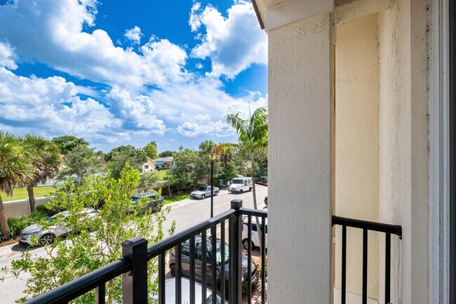 Building Photo - 7651 NW 88 Terrace