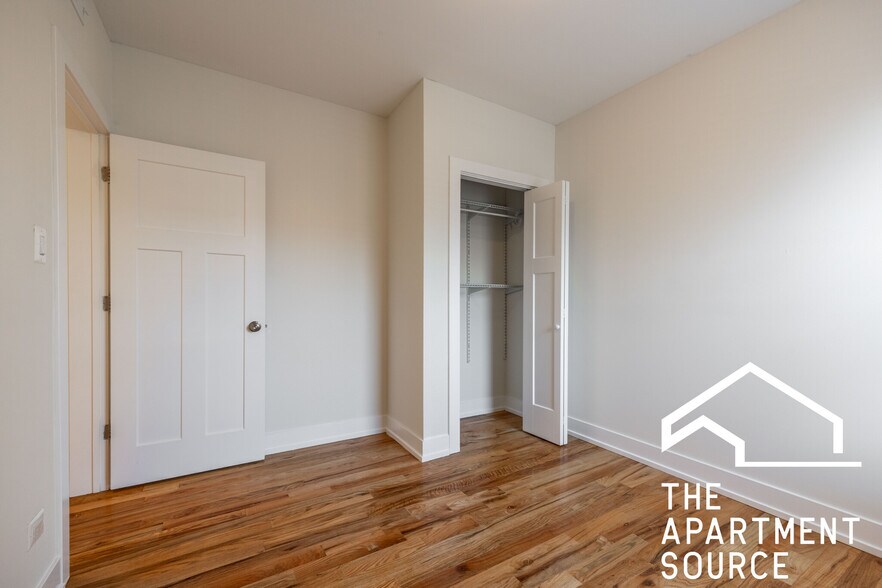 Building Photo - 3904 N Janssen Ave