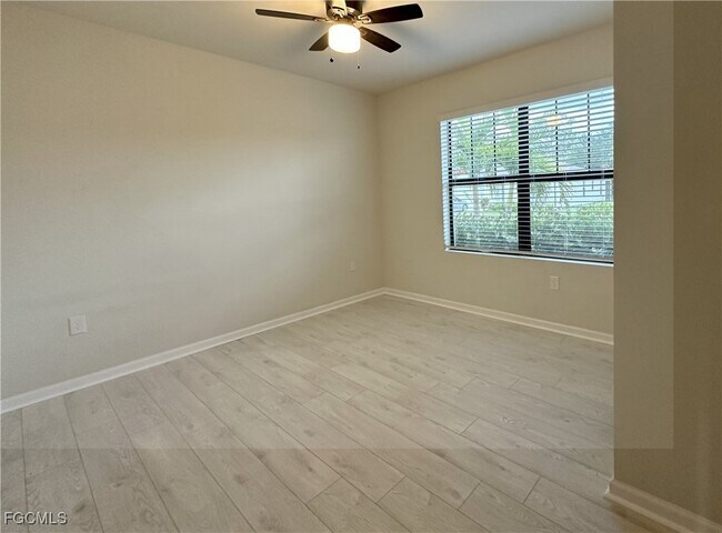 Building Photo - 16037 Beachberry Dr