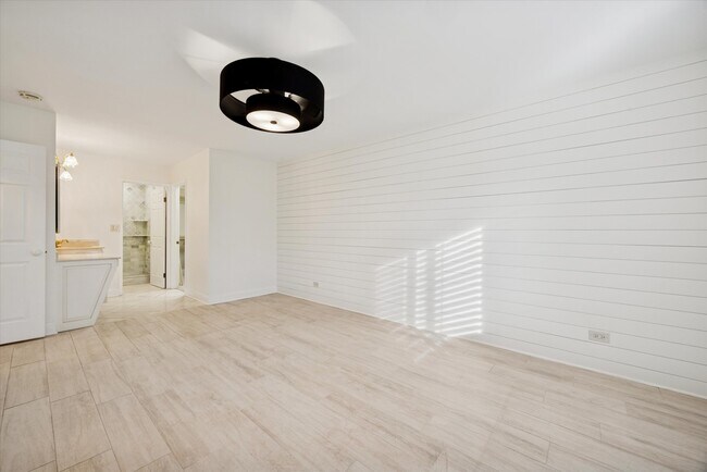 Building Photo - 801 79th St