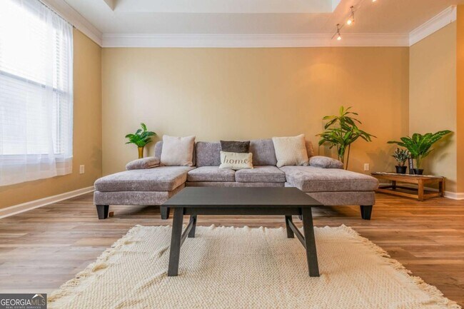 Building Photo - 400 17th St NW