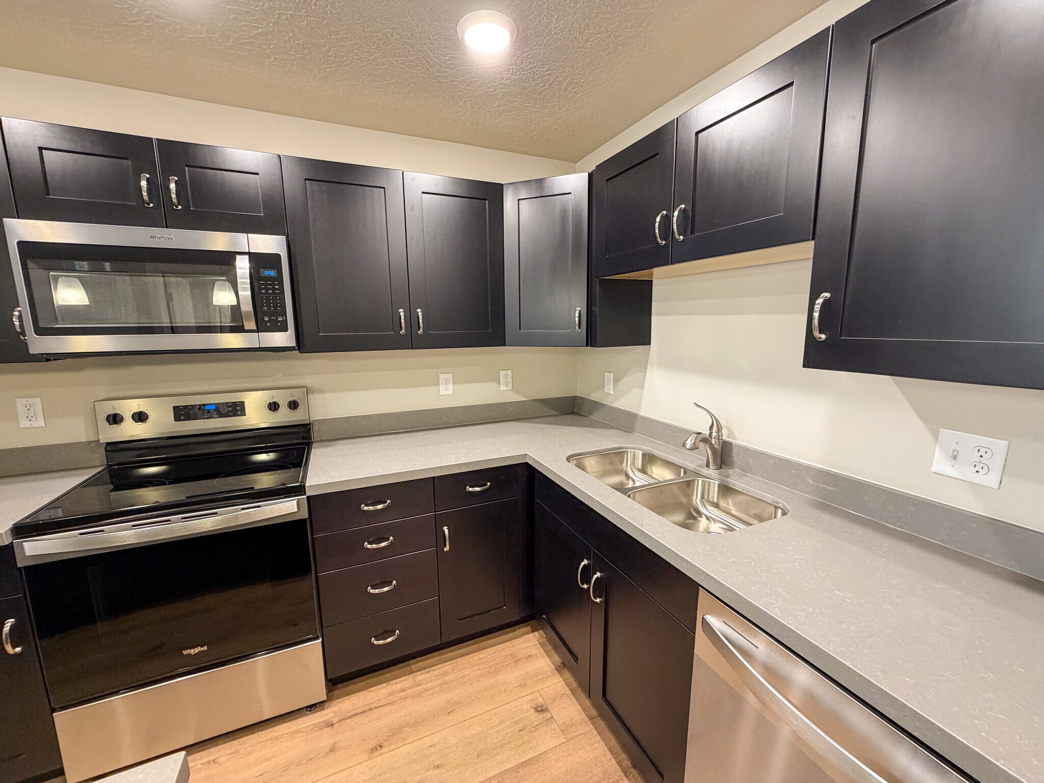 Building Photo - 1032 E 400 S