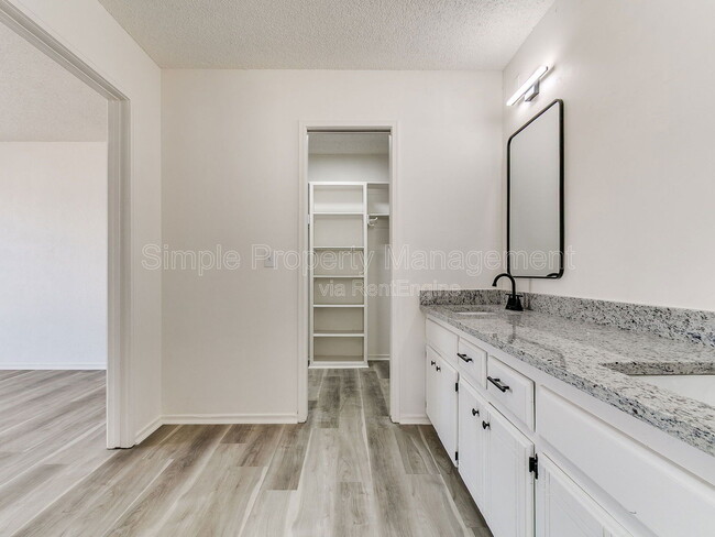 Building Photo - 6628 Laurel Dr