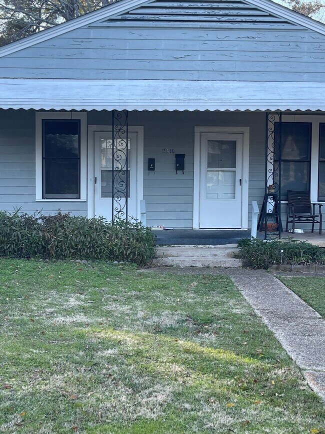 Building Photo - 2310 Scovell-B