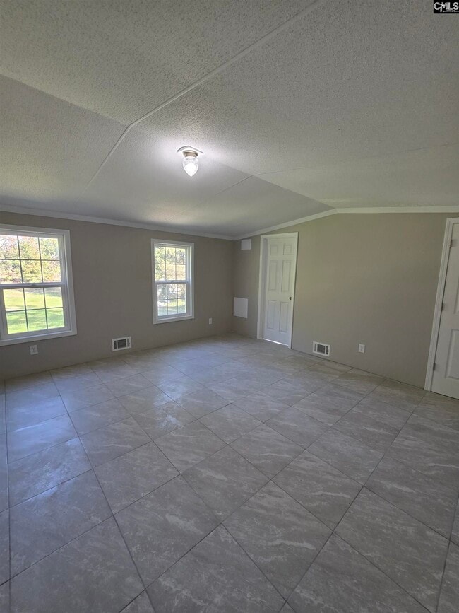 Building Photo - 714 Windy Rd