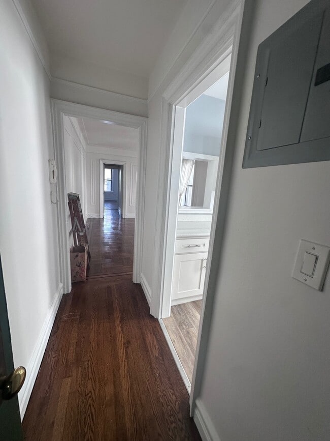 Building Photo - 323 Marine Ave