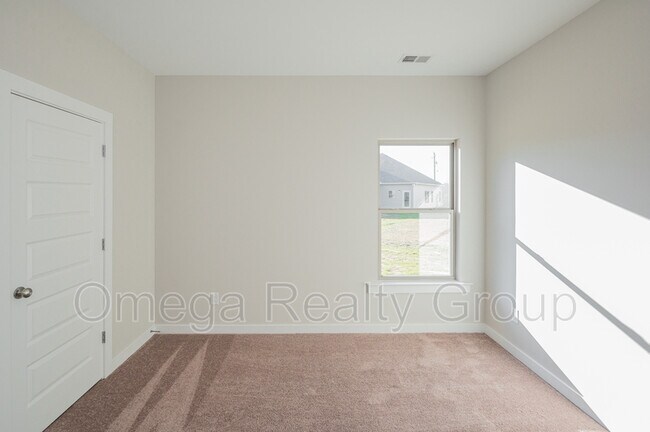 Building Photo - 45 Red Oak Ct