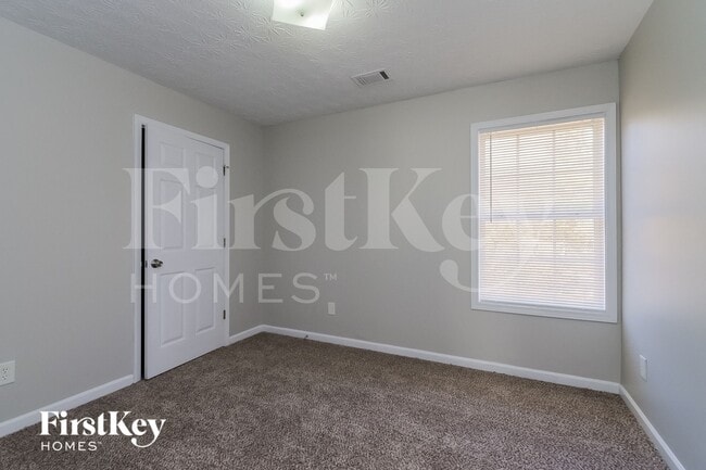 Building Photo - 915 Midway Rd