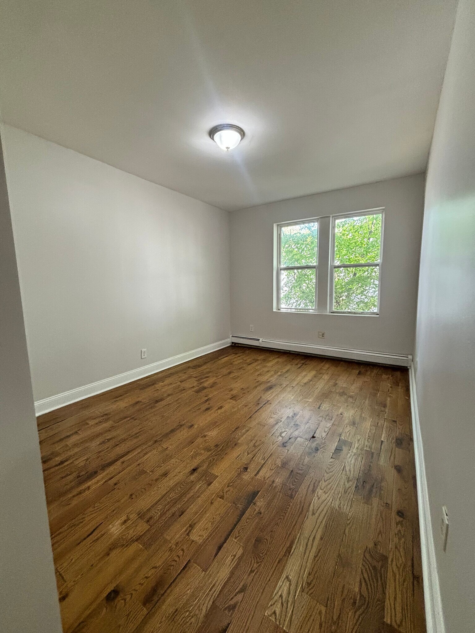312 S 11th St 2R - 317 S 11th St