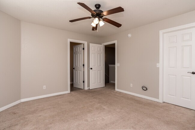 Building Photo - 4069 Glenstone Terrace