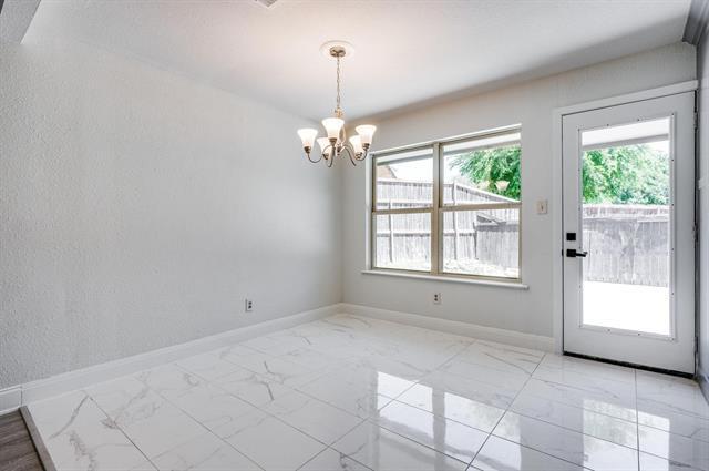 Building Photo - 2051 Oakbluff Dr