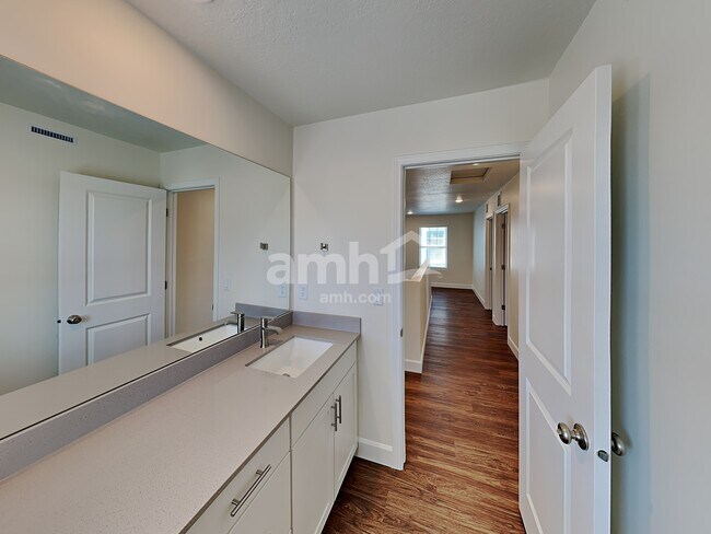 Building Photo - 6062 W Arranmore Dr