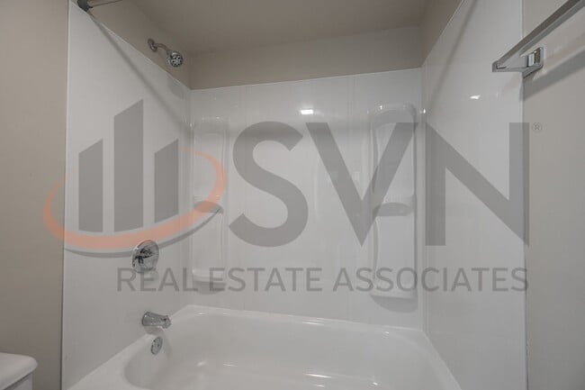 Building Photo - 500 Umstead Dr