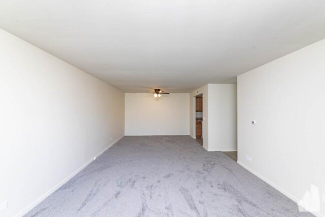 Building Photo - 2 bedroom in Lake Zurich IL 60047