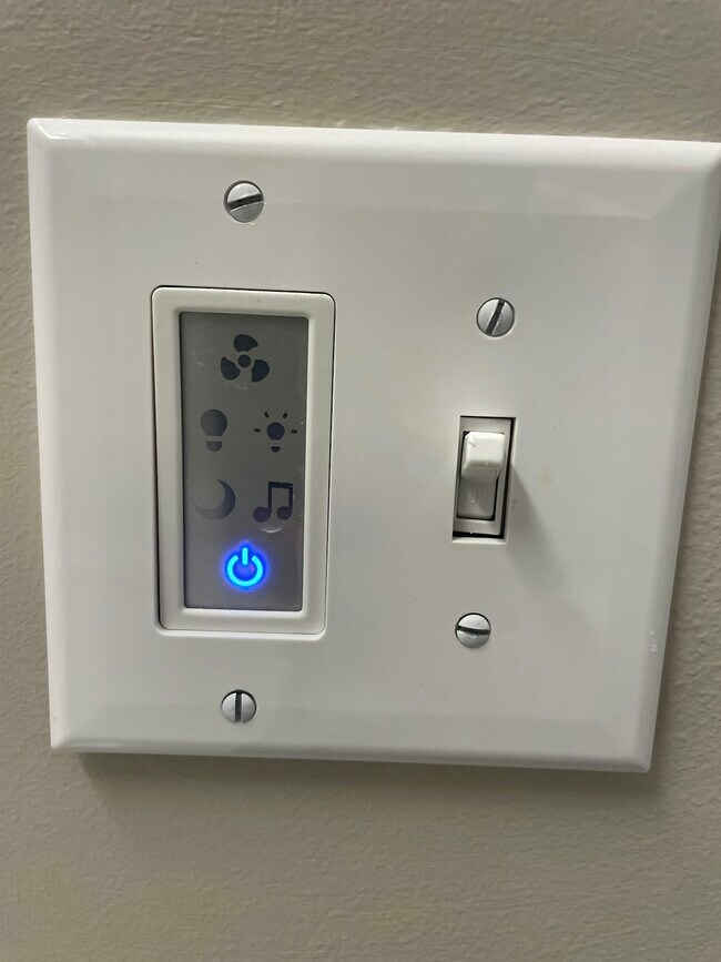 Building Photo - 128 Sitz Dr