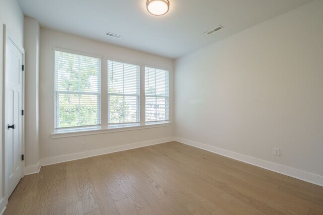 Building Photo - 608 Old Dominion Dr