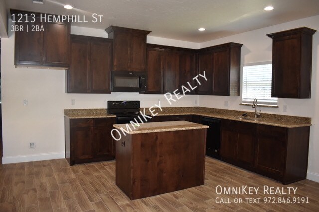 Building Photo - 1213 Hemphill St