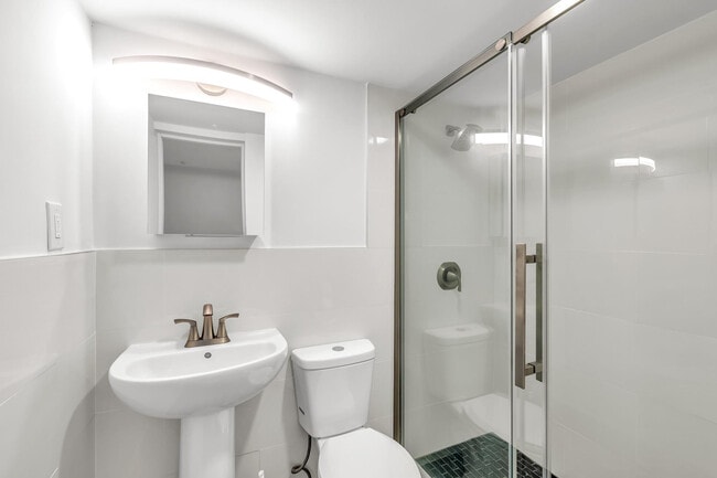 Building Photo - 2812 NE 27th St