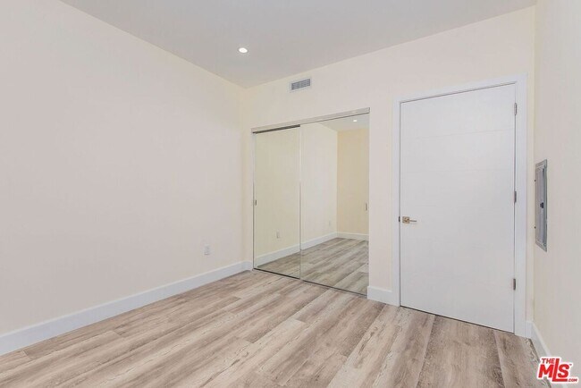 Building Photo - 1237 S Holt Ave