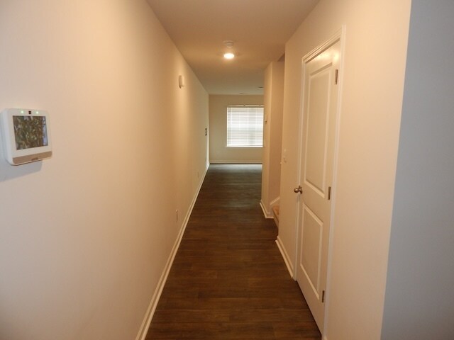 Building Photo - 207 Oakmont Valley Trl