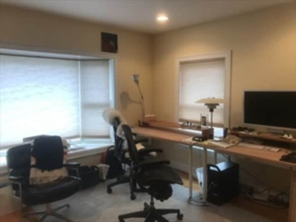 Building Photo - 11 Oak St