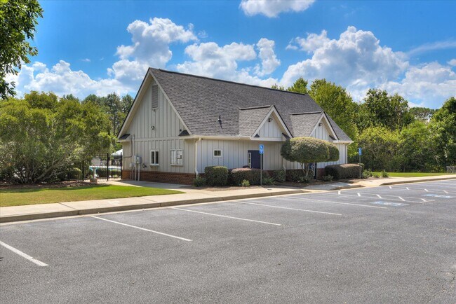 Building Photo - 4025-4025 Stowe Dr