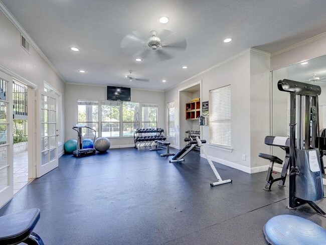 Building Photo - 6000 Shepherd Mountain Cove
