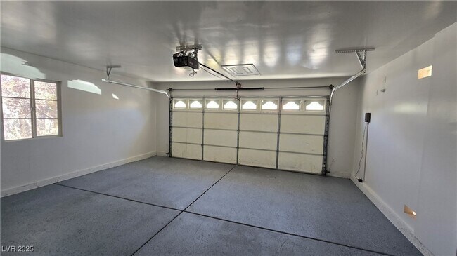 Building Photo - 9791 Sonora Bend Ave