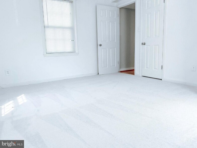 Building Photo - 824 S Arlington Mill Dr