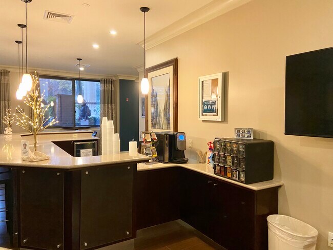 Building Photo - 2451 Midtown Ave