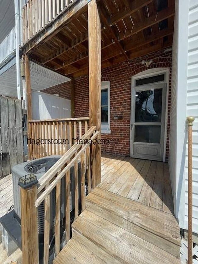Building Photo - 3 BR North End Hagerstown
