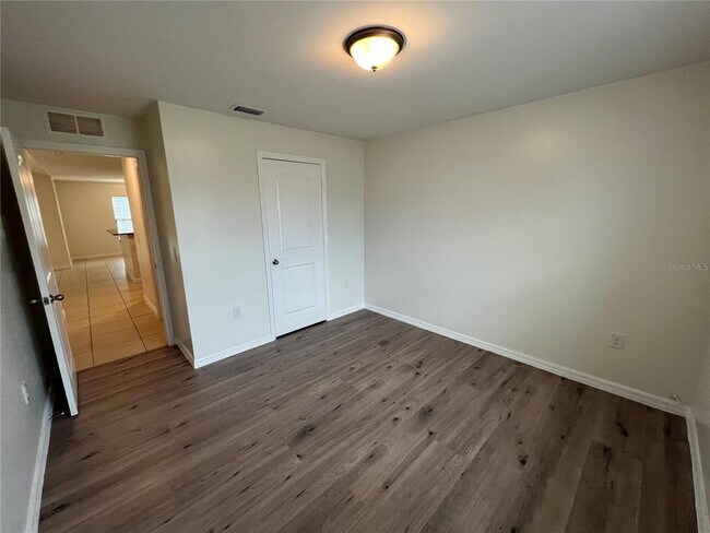 Building Photo - 818 La Salle Ave
