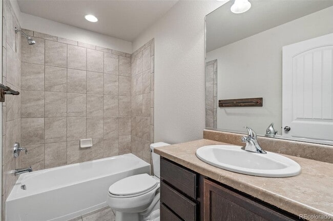 Building Photo - 2556 Hannah Ridge Dr