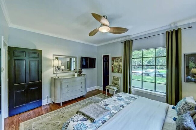 Building Photo - 600 Hermitage Ct